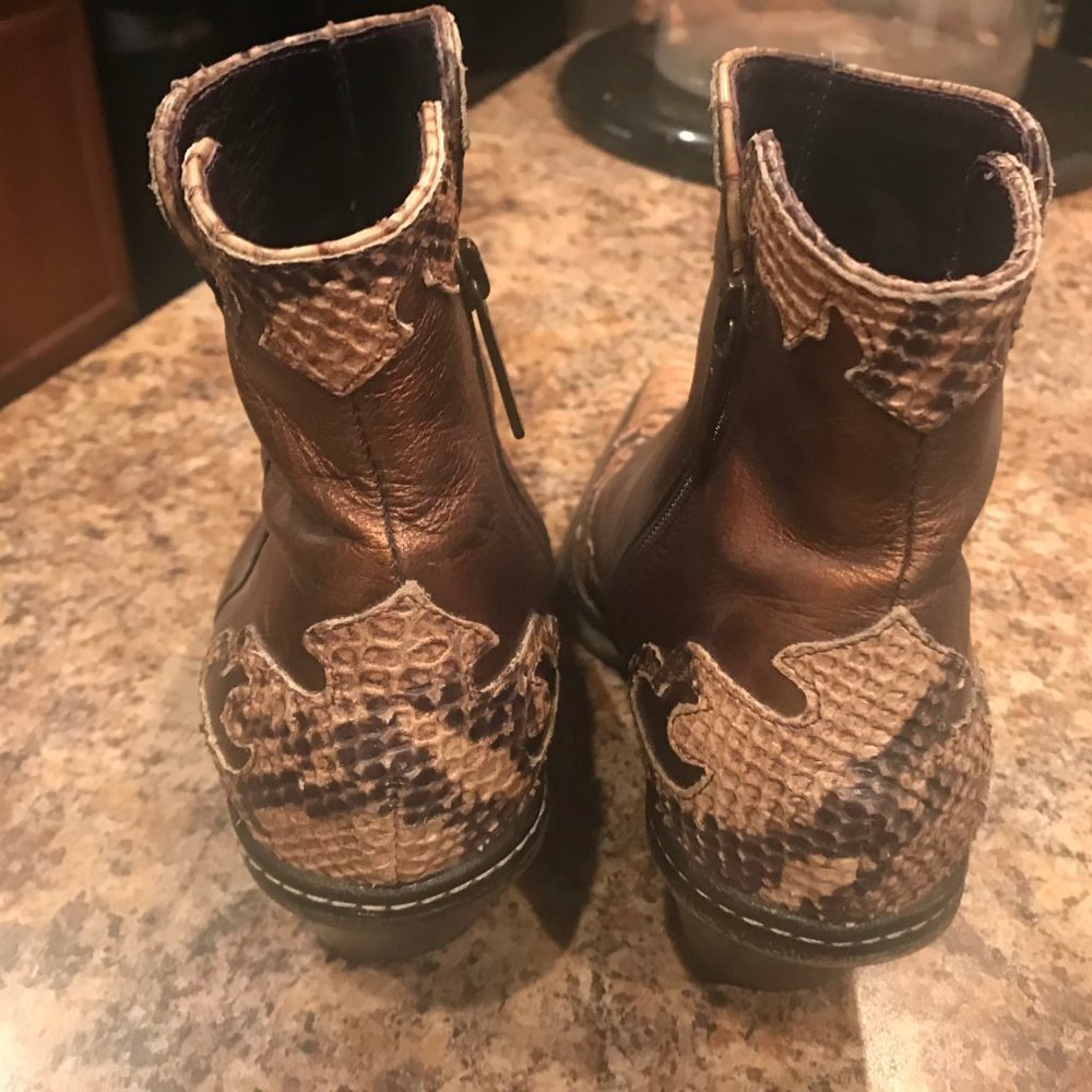 Donald Pliner Western Couture Collection Joya Boot - Picture 4 of 5